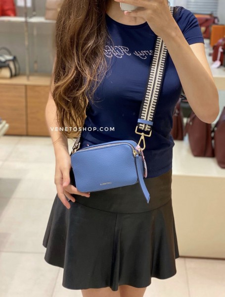 Кожаная сумка coccinelle Jen mini 19•12•6 cm   цвет denim темный голубой , с цветным  ремнем