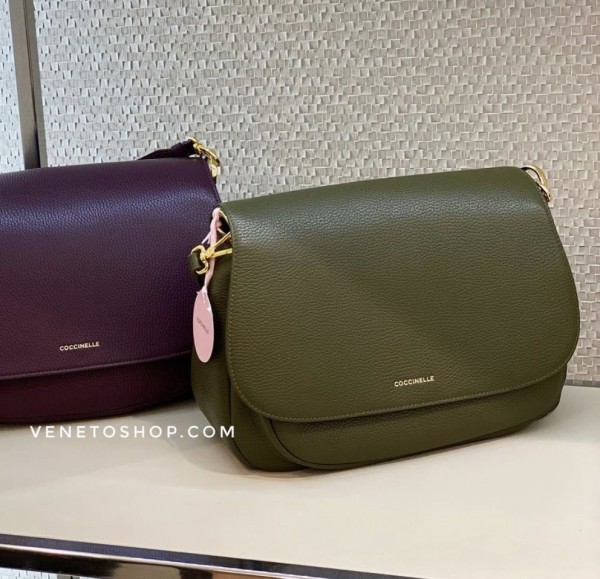 Кожаная сумка coccinelle magnilia 24•31 см , оазмер медиум , цвет зеленый хаки