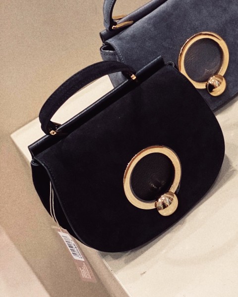 Замшевая сумка Coccinelle andrea размер s цвет черный
