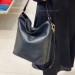 Кожаная сумка coccinelle jen с плечевым  ремешком в комплекте , цвет черный 27,5•31•15cm