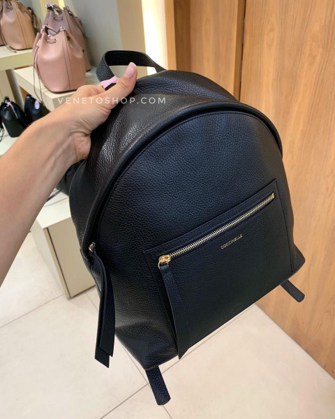 Кожаный рюкзак coccinelle Jen  размер L (30•34cm) цвет чёрный