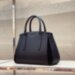 Кожаная сумка coccinelle donna размер  медиум 35•22•15 cm цвет черный