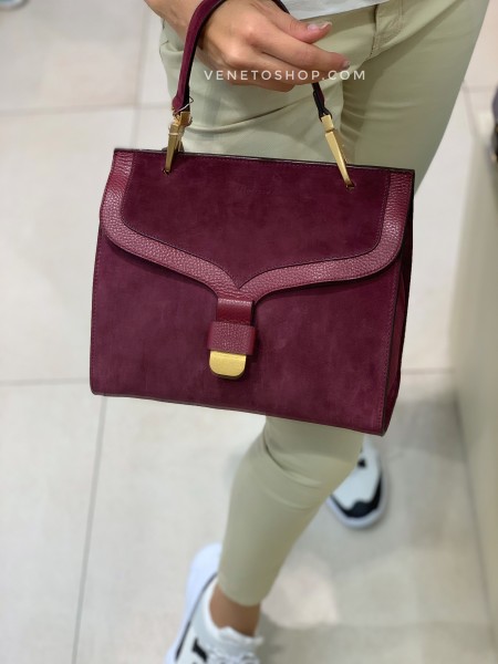 Замшевая сумка coccinelle firenza размер медиум 22•27 cm цвет бордовый, с длинным плечевым ремешком в комплекте