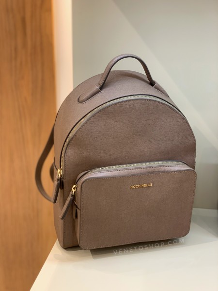 kozhanyj ryukzak coccinelle clementine razmer po spinke 25 32 sm kozha safyan cvet taupe