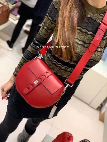 Кожаная сумка Coccinelle цвет красный Гладкая кожа размер медиум