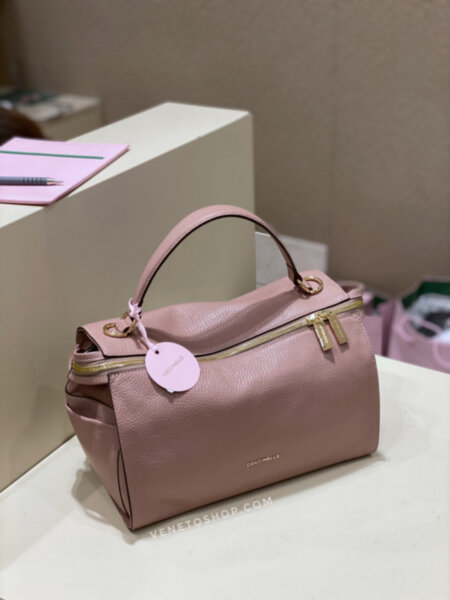 Кожаная сумка coccinelle atsuko 20•16•30см  цвет cammeo пыльный розовый