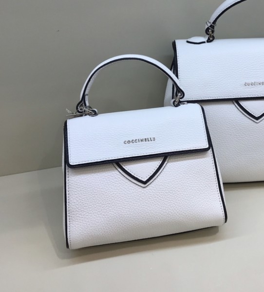 Кожаная сумка Coccinelle b14 mini 17,5•20см, цвет белый
