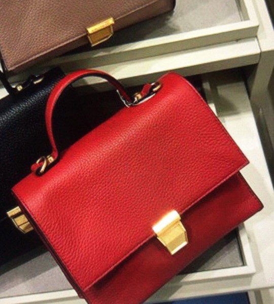 Кожаная сумка Coccinelle размер мини красный цвет