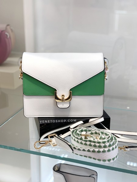 Кожаная сумка Coccinelle ambrine medium размер 17•22 cm белая с зеленым